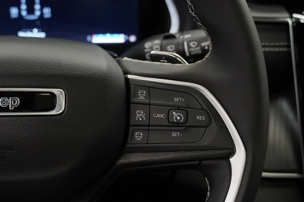 Used 2024 Silver Jeep Altitude X image 40