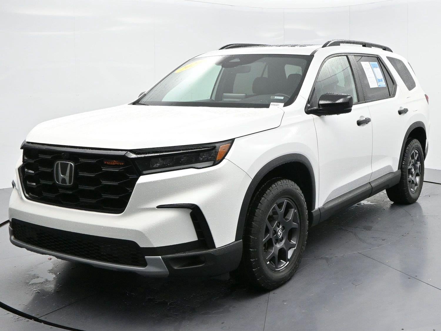 Used 2024 Platinum White Pearl Honda TrailSport image 3