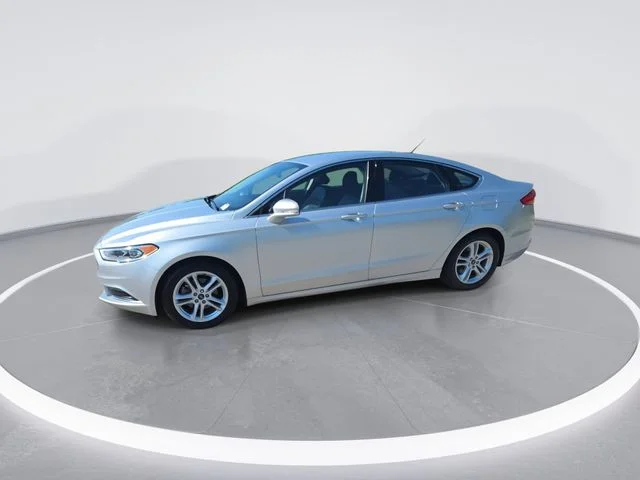 Used 2018 Silver Ford SE image 4