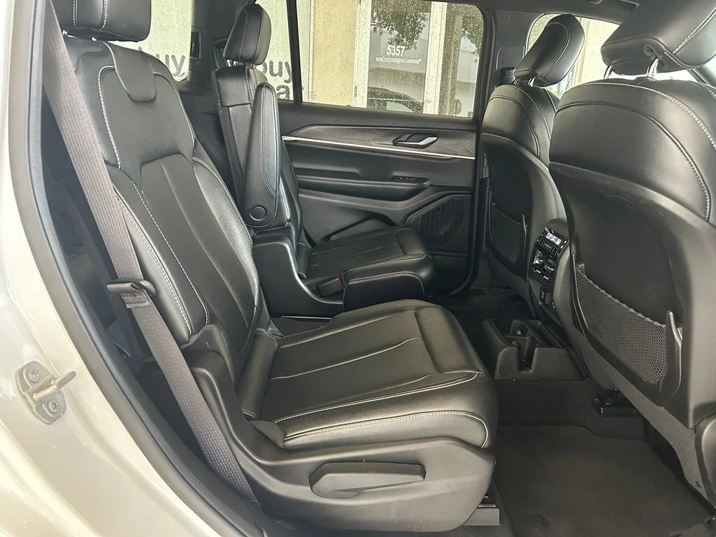 Used 2024 White Jeep Limited image 27