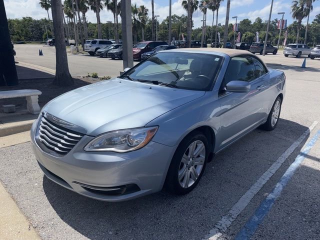 2012 Chrysler 200 Touring Convertible's photo