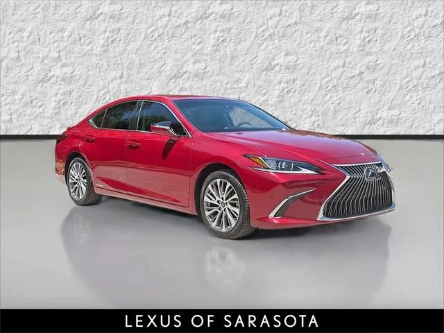 2019 Lexus ES 300h 300h's photo