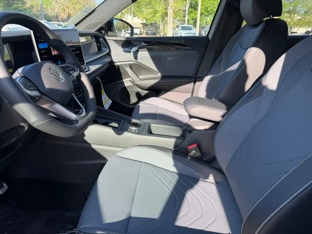 New 2026 Sandstone with Deep Black Roof Volkswagen SE R-Line Black image 14