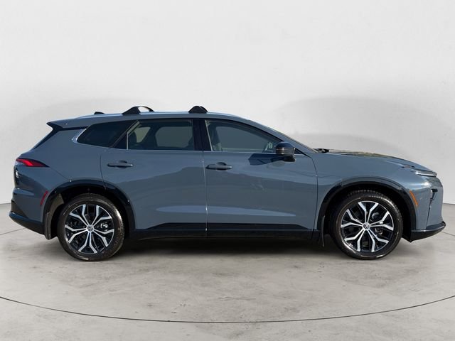 Used 2025 White Toyota XLE image 4