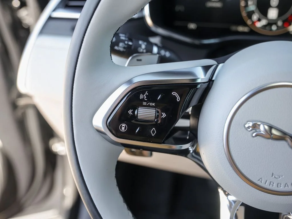 2026 Jaguar F-Pace R-Dynamic S - Photo 21