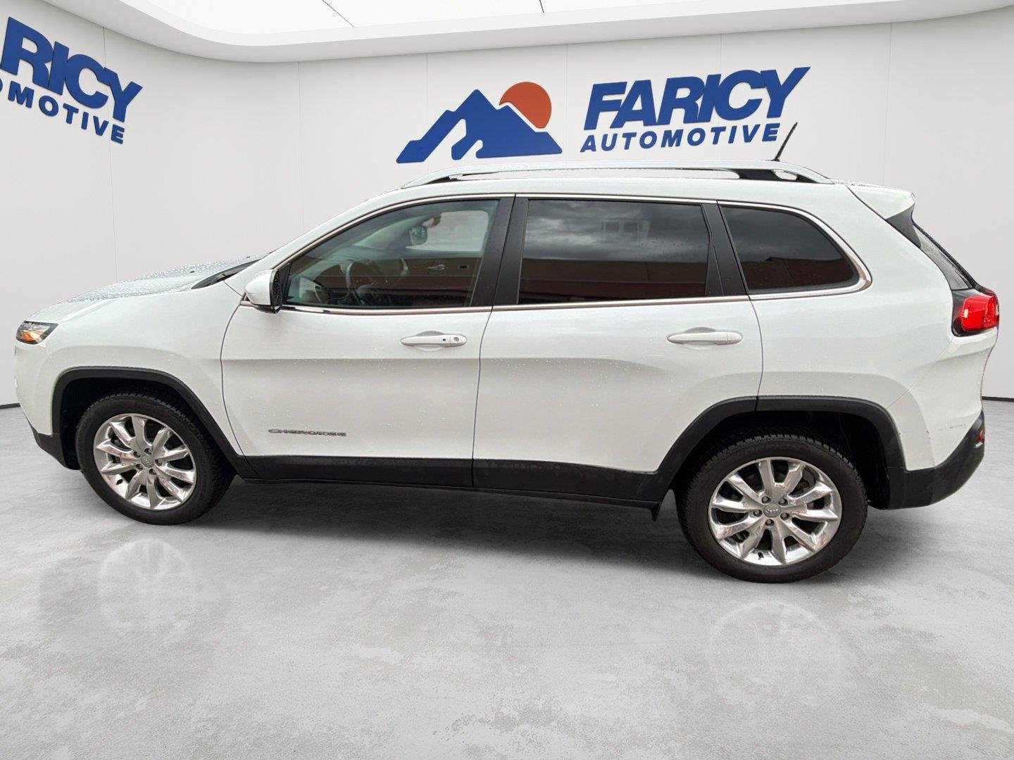 Used 2017 Bright White Clearcoat Jeep Limited image 9