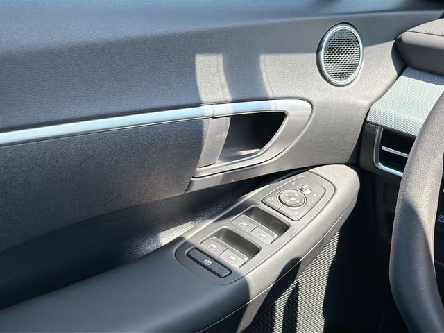 New 2026 Gray Hyundai SE image 43