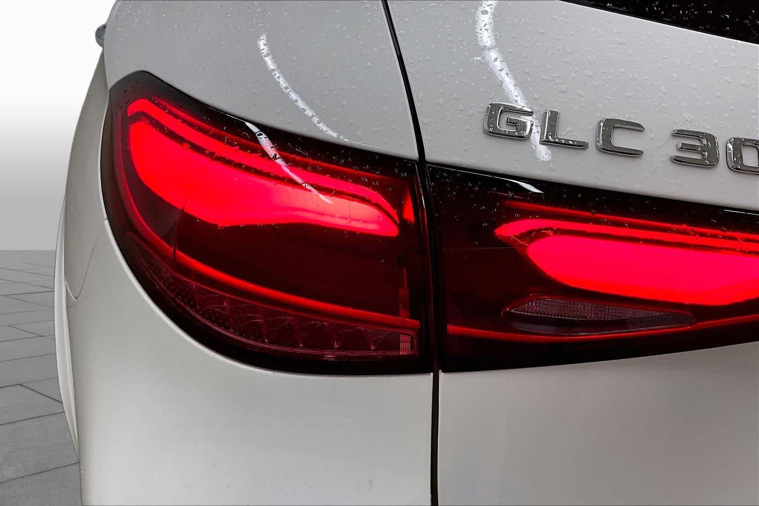 New 2026 Polar White Mercedes-Benz GLC 300 image 14