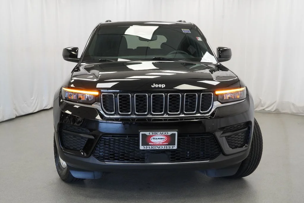Used 2024 Black Jeep Laredo image 15