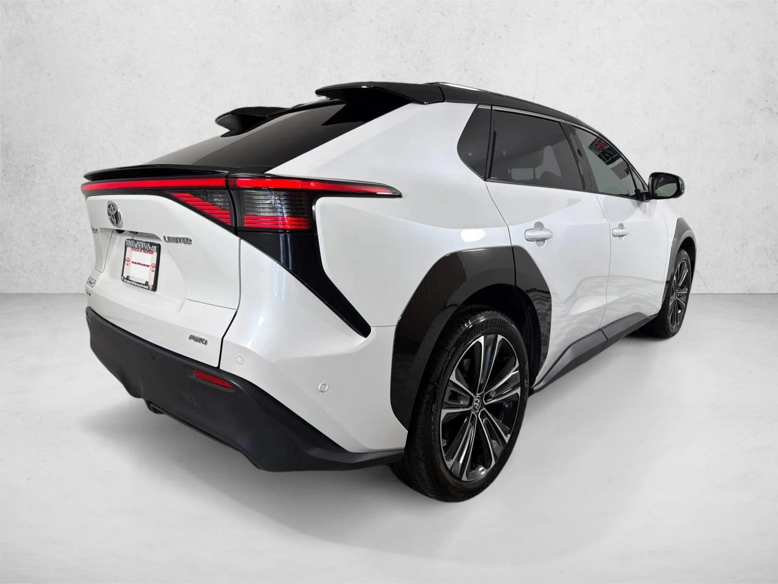 Used 2024 White Toyota XLE image 7