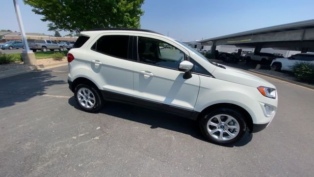 Used 2021 White Ford SE image 9