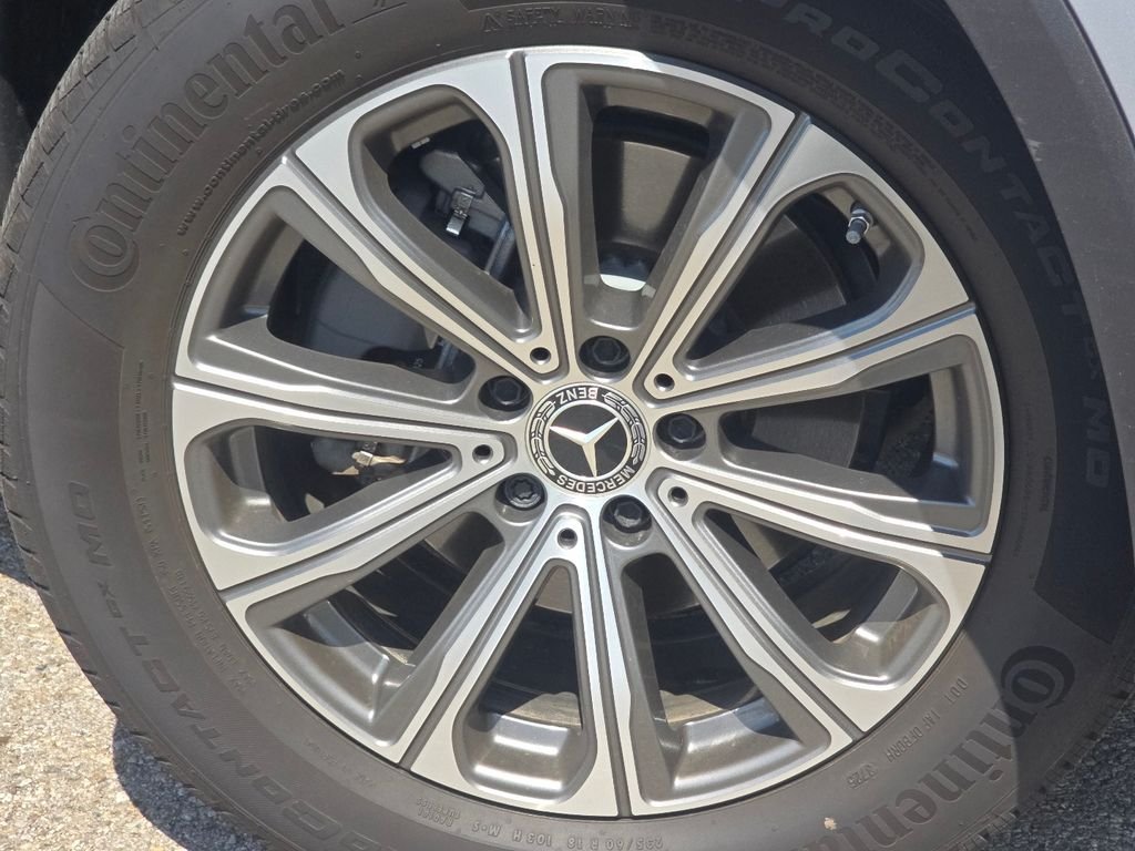 Certified Used 2026 Cirrus Silver Metallic Mercedes-Benz GLC 300 image 11