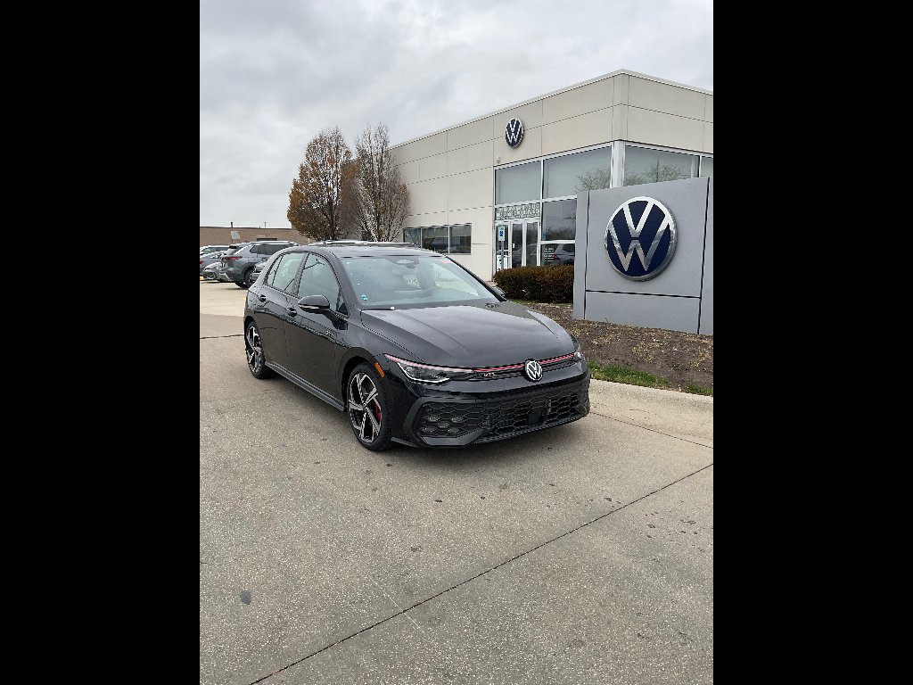 2026 Volkswagen Golf GTI 2.0T SE 4-door DSG's photo