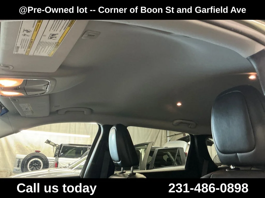 Used 2019 Green Jeep Trailhawk image 13