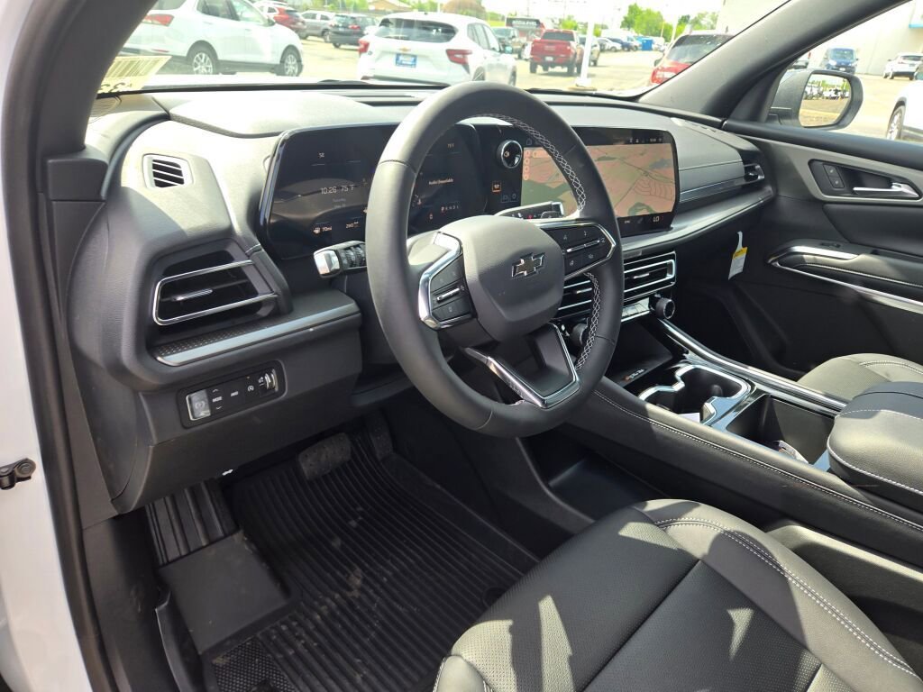New 2026 Summit White Chevrolet LT image 19