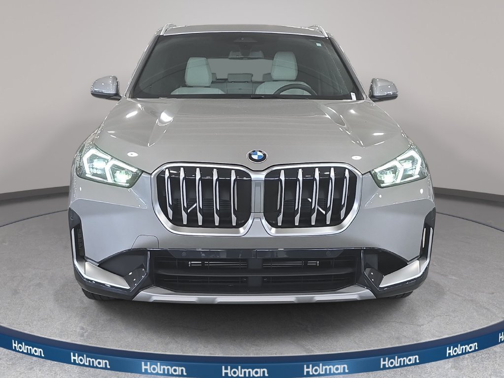 Used 2026 Space Silver Metallic BMW xDrive28i image 2
