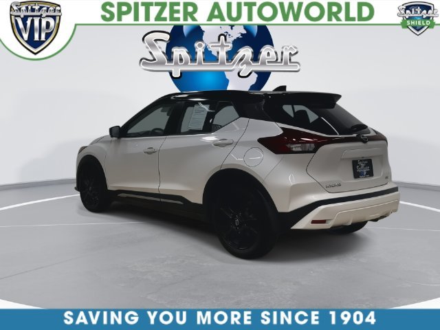 Used 2022 White Nissan SR image 7
