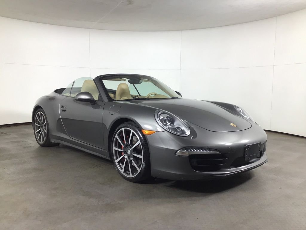 Certified Used 2015  Porsche Carrera 4S image 9
