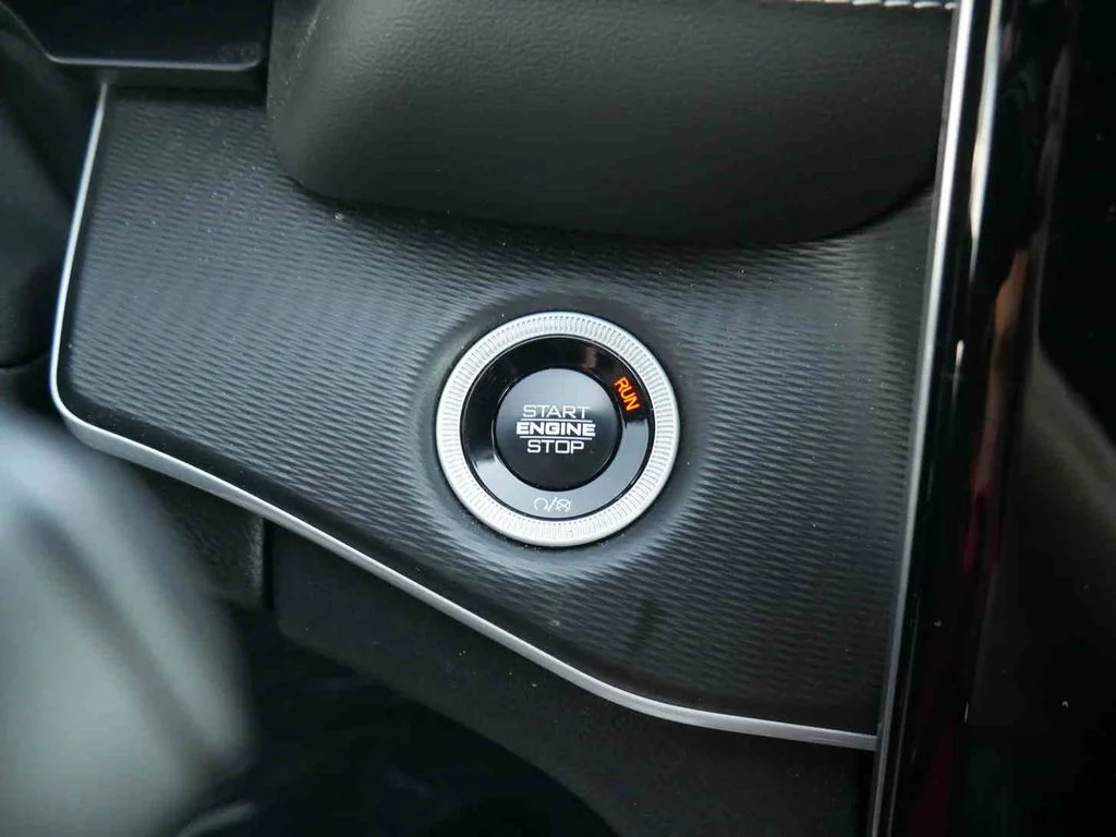 Certified Used 2025 Silver Jeep Altitude X image 28