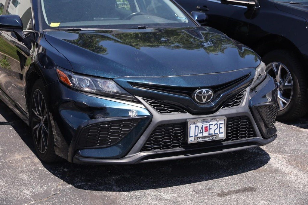 Used 2021 Aqua Toyota SE Auto image 2