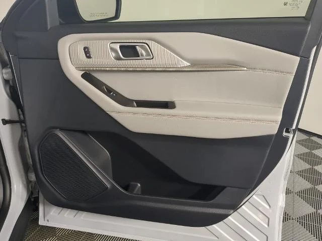 New 2026 Space White Metallic Ford Active image 20