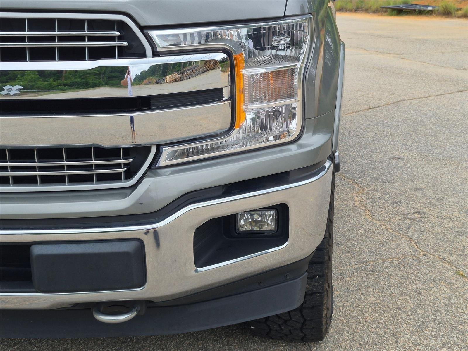 Used 2019 Ingot Silver Metallic Ford LARIAT image 9