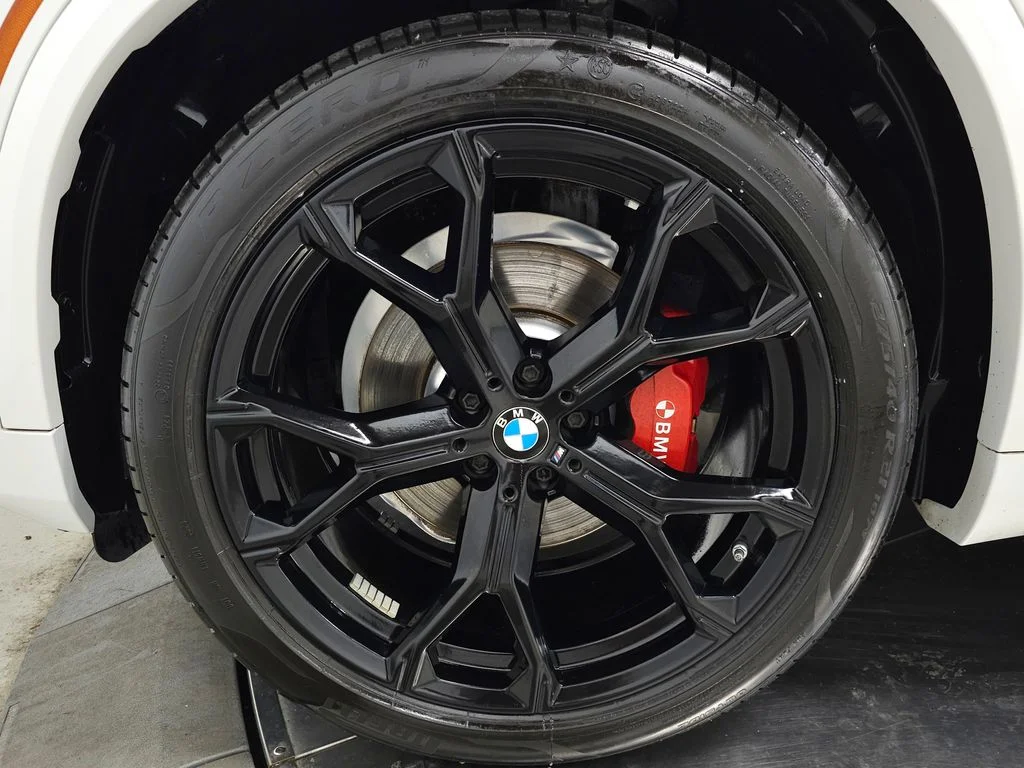 Used 2023 White BMW xDrive40i image 14