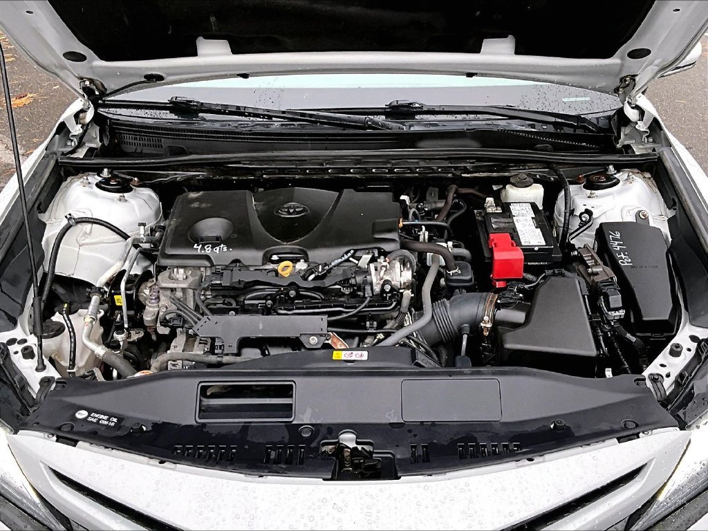 Used 2022 Ice Toyota XSE image 30