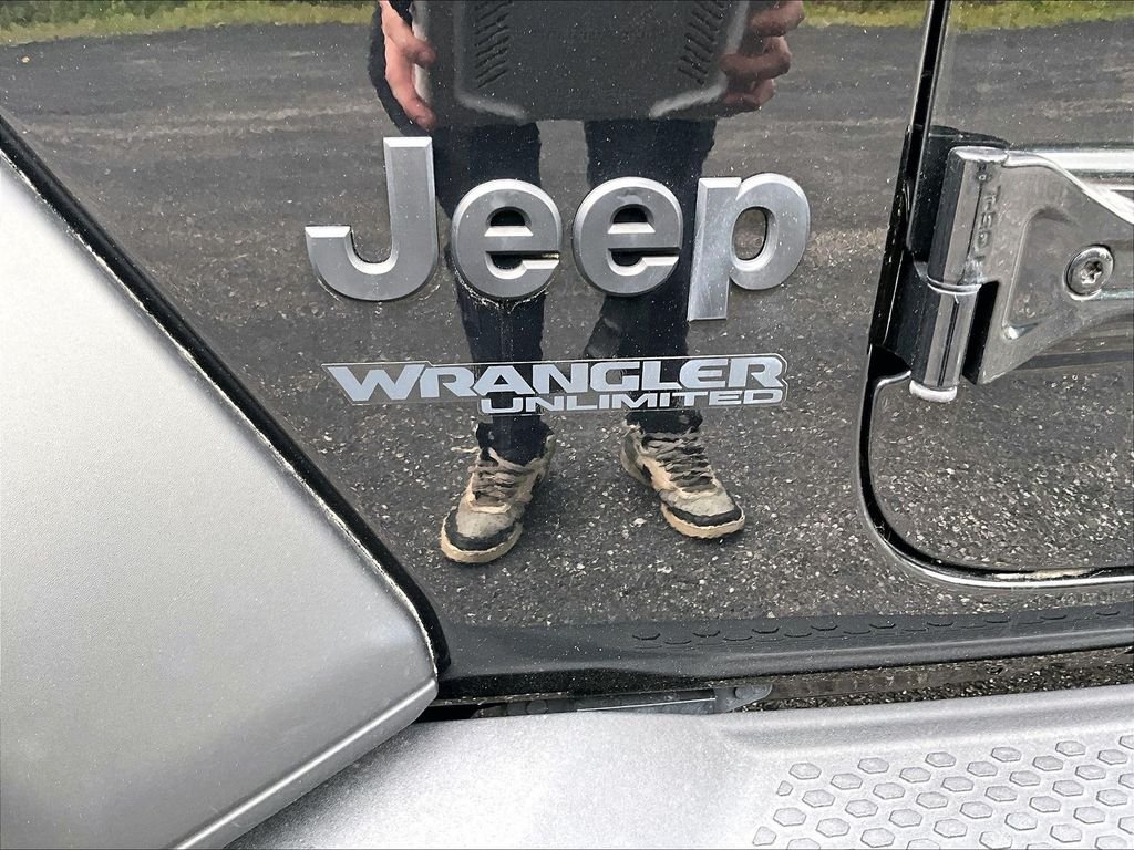Used 2022 Black Clearcoat Jeep Unlimited Sport Altitude image 28