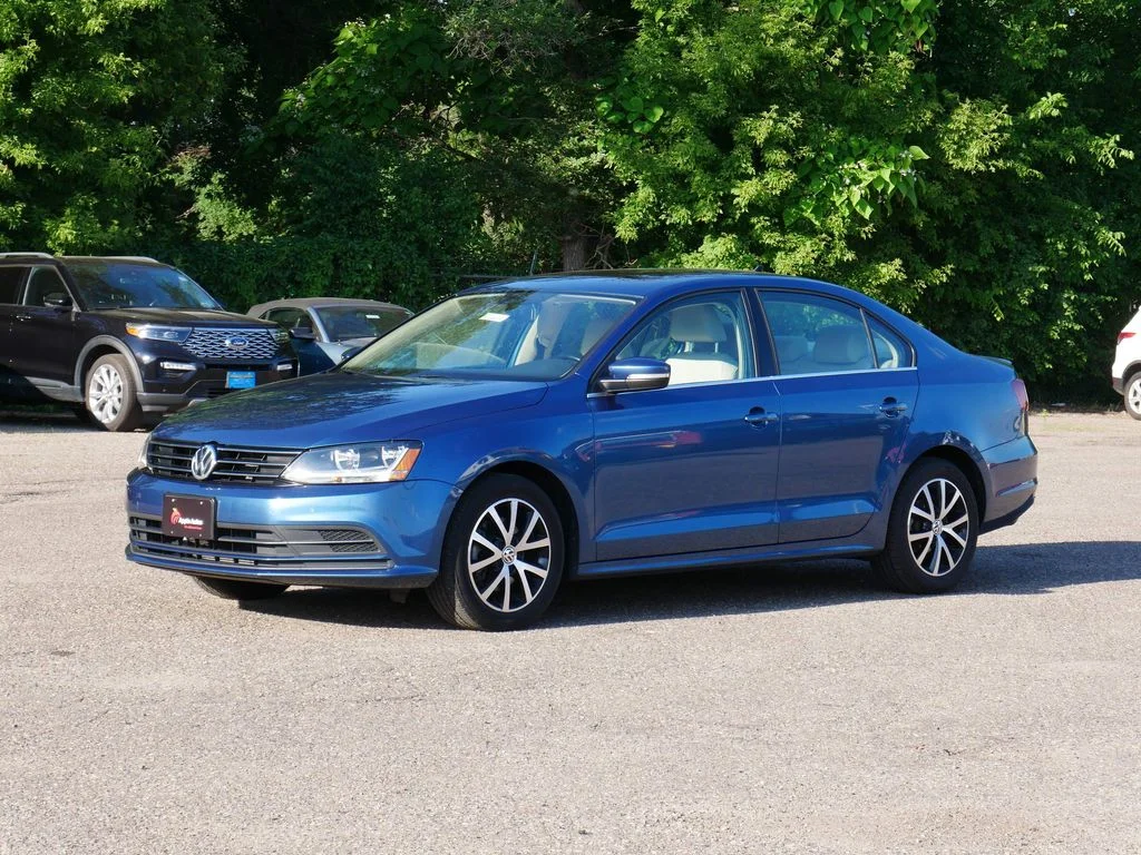 Used 2017 Blue Volkswagen 1.4T SE image 6