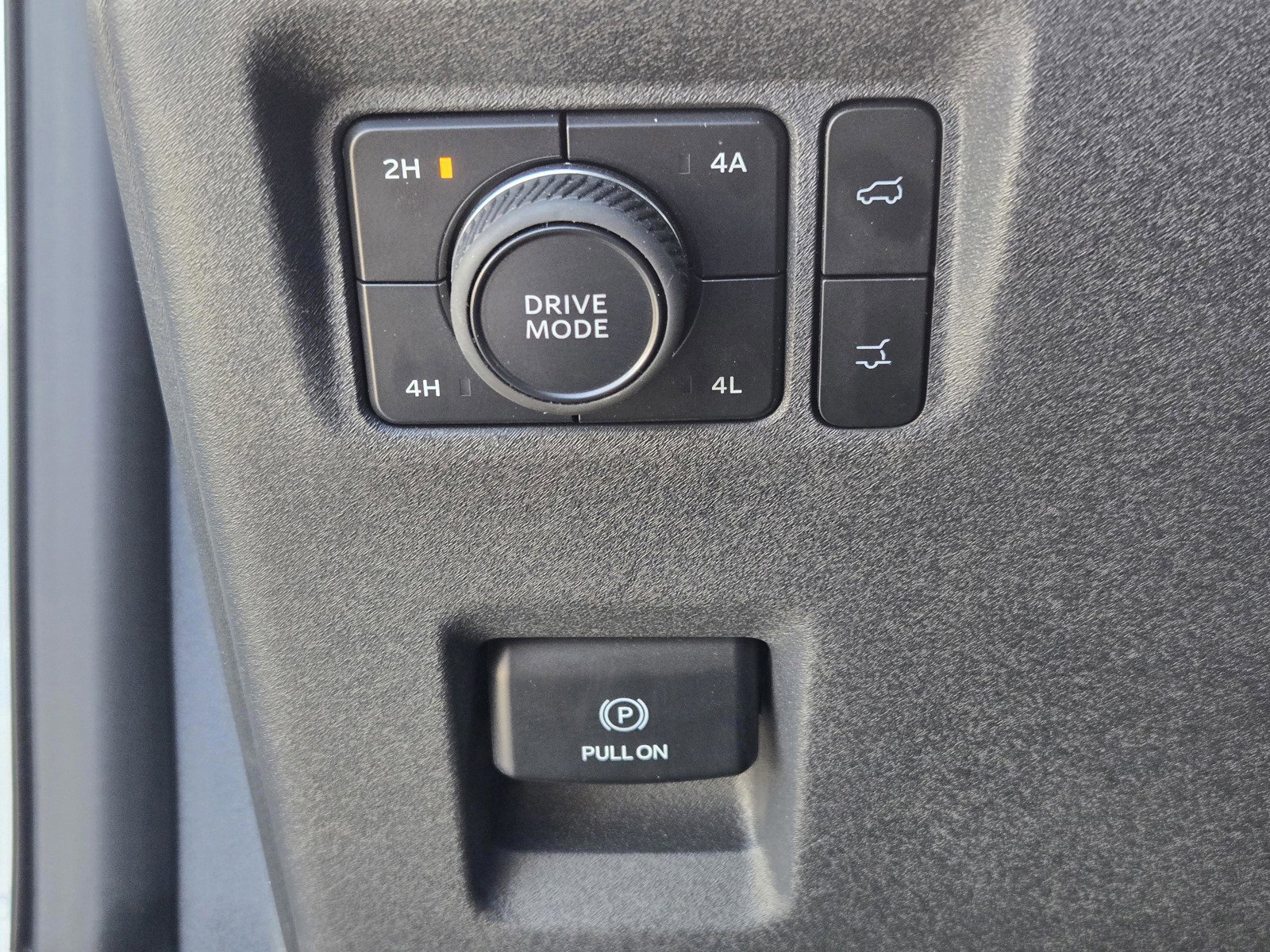 Used 2025 White Ford Active image 21