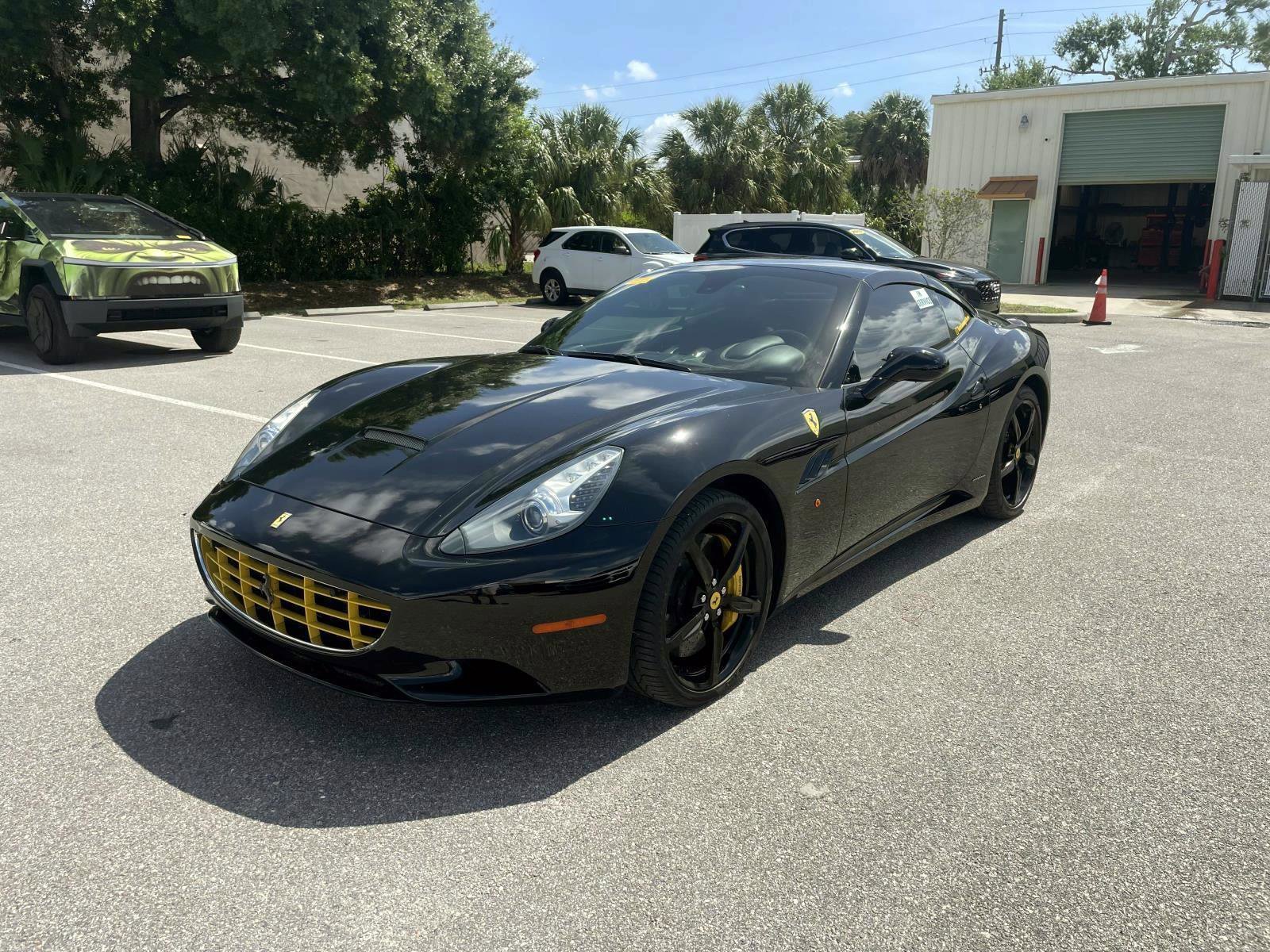 Nero Noctis Black 2014 Ferrari California Roadster Convertible Rear-Wheel Drive