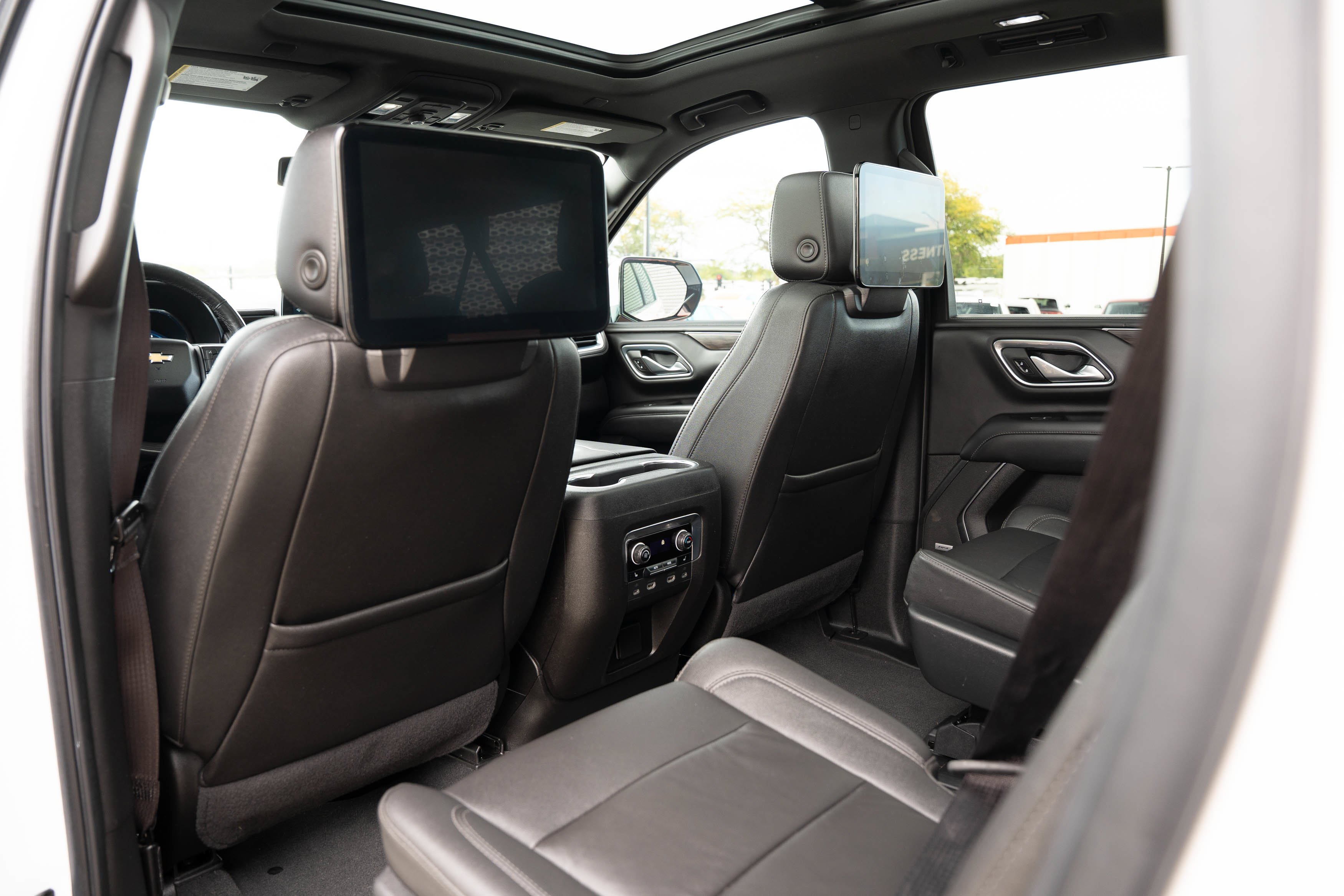 Used 2022 Iridescent Pearl Tricoat Chevrolet LT image 23