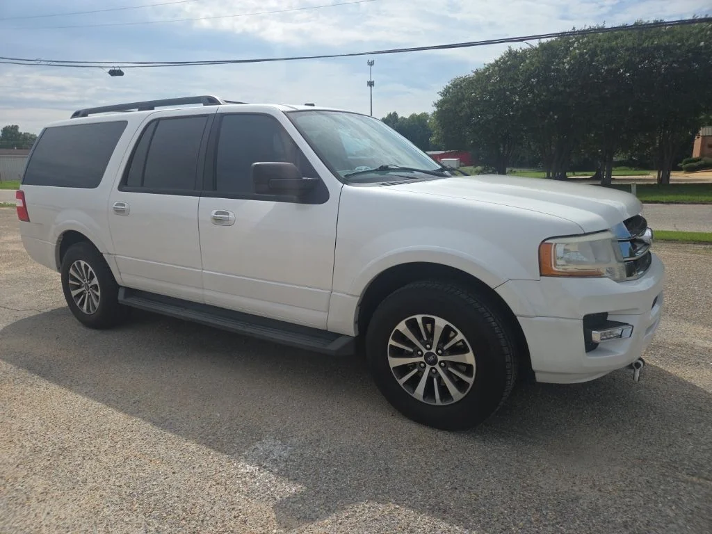 Used 2017 White Ford XLT image 11