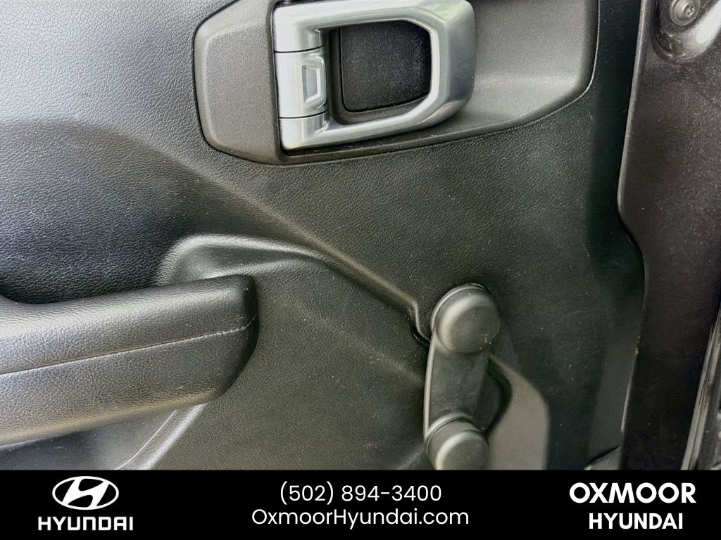 Used 2018 Granite Crystal Metallic Clearcoat Jeep Sport image 17