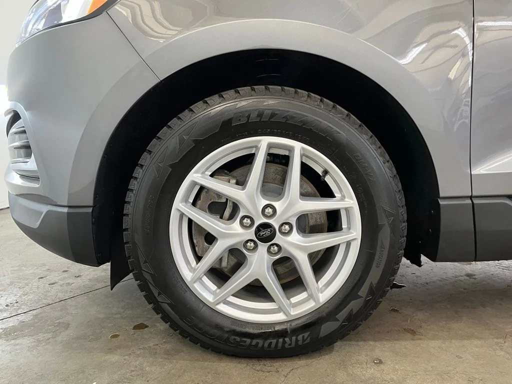 Used 2024 Gray Ford SEL image 16