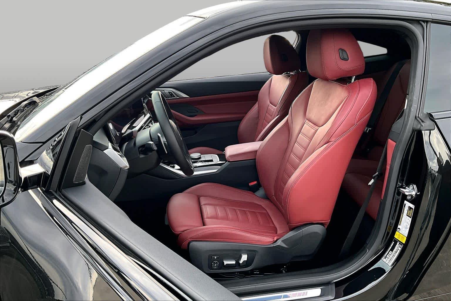 Used 2024 Black Sapphire Metallic BMW M440i image 8