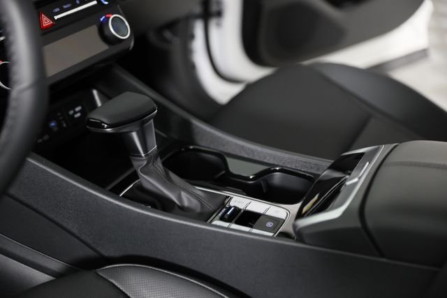 New 2026 White Hyundai SEL Premium image 17