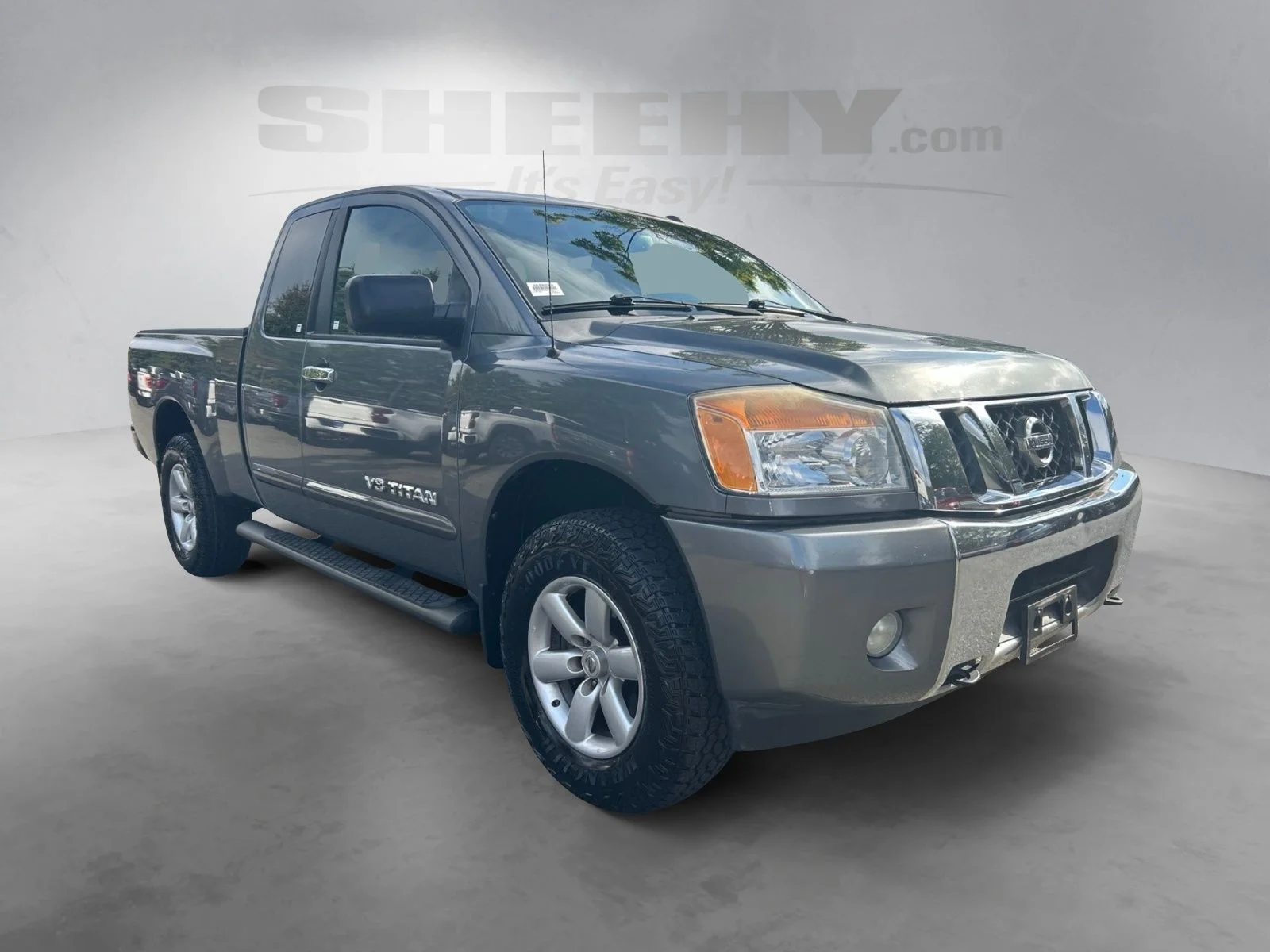 Used 2013 Gun Metallic Nissan SV image 2