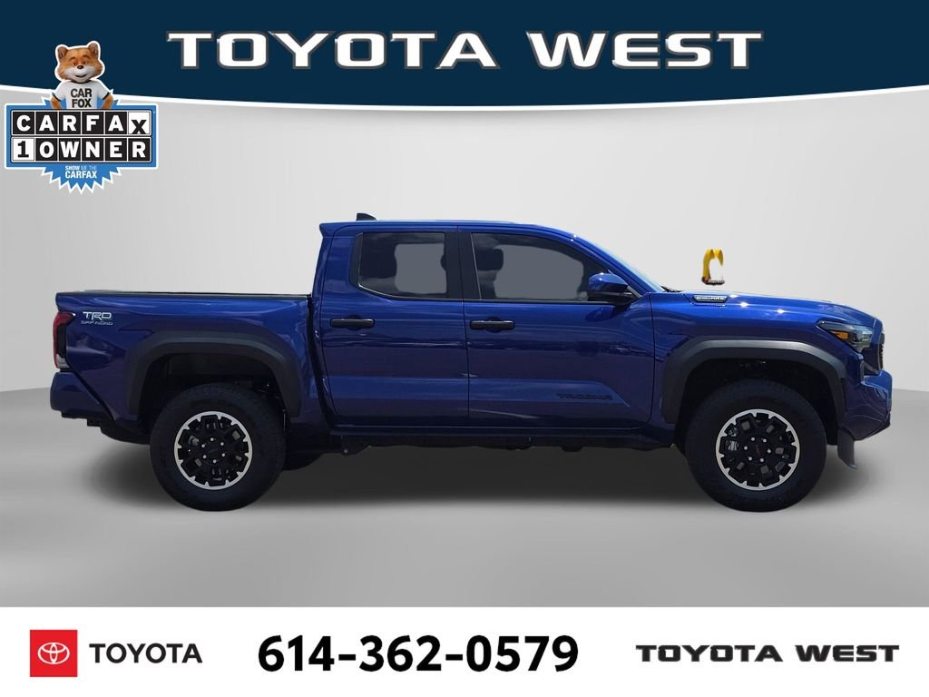 Used 2025  Toyota  image 5
