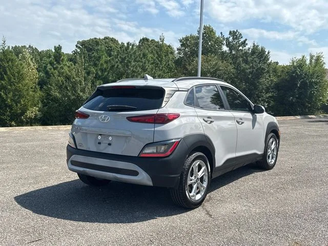 Used 2022 Silver Hyundai SEL image 4