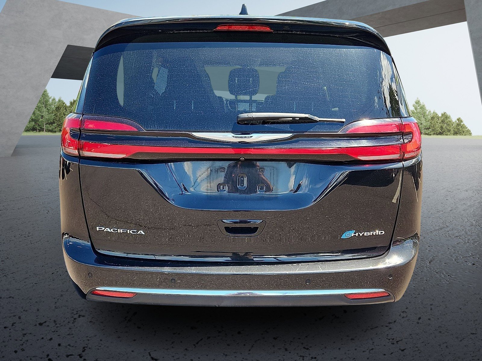 Used 2024 Brilliant Black Crystal Pearlcoat Chrysler Hybrid Select image 4