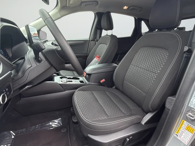 Used 2023 Silver Ford Active image 12
