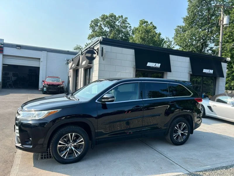 Used 2018 Black Toyota LE Sport Utility 4D image 3