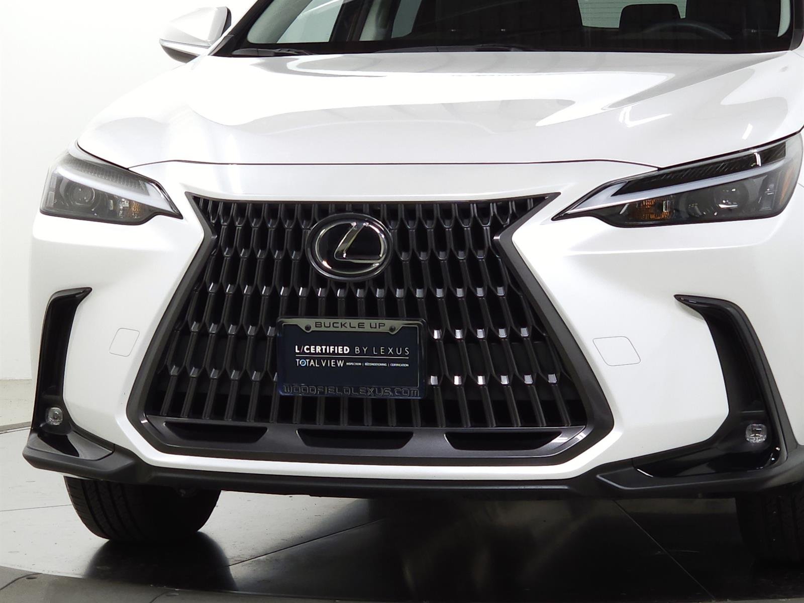 Certified Used 2024 Eminent White Pearl 085 Lexus  image 3