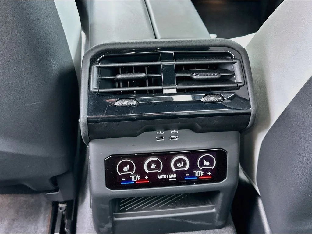 Used 2025 Dark Graphite BMW Base image 26