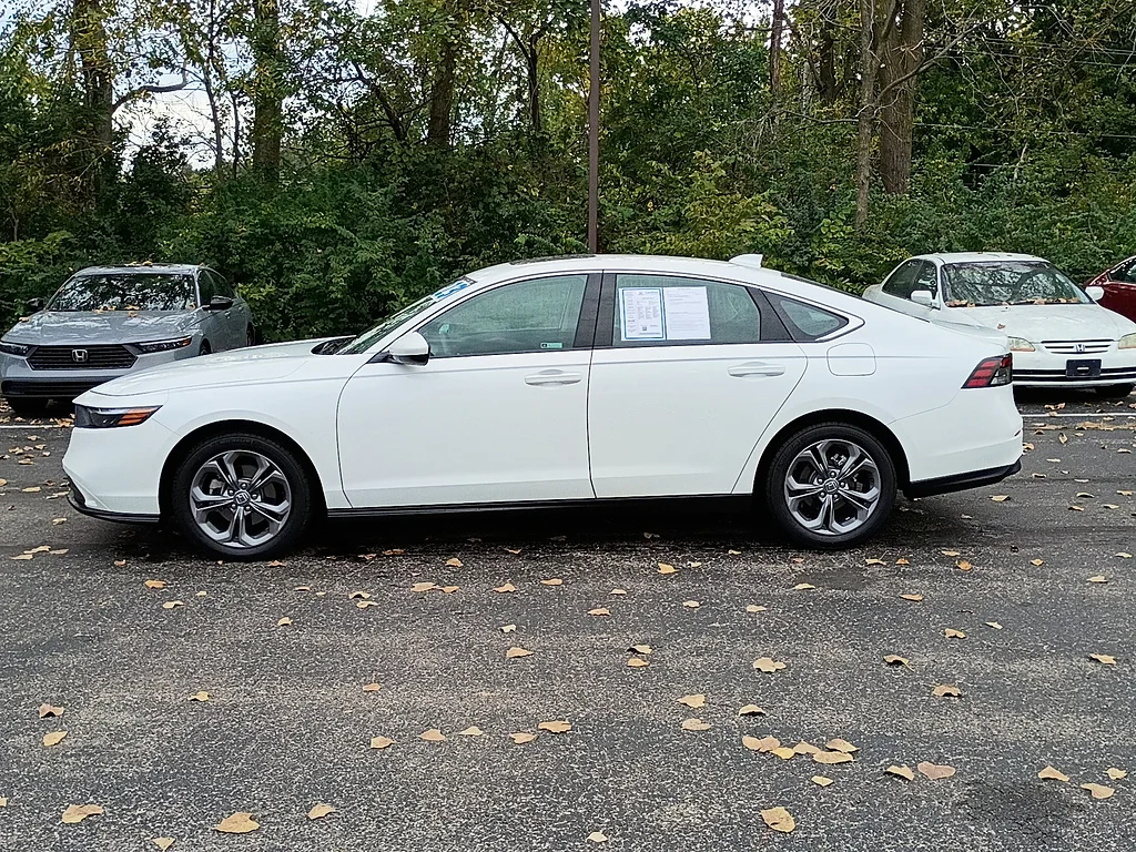 Certified Used 2023 WHITE Honda EX image 6