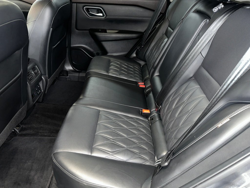 Used 2022 Gun Metallic Nissan Platinum image 19