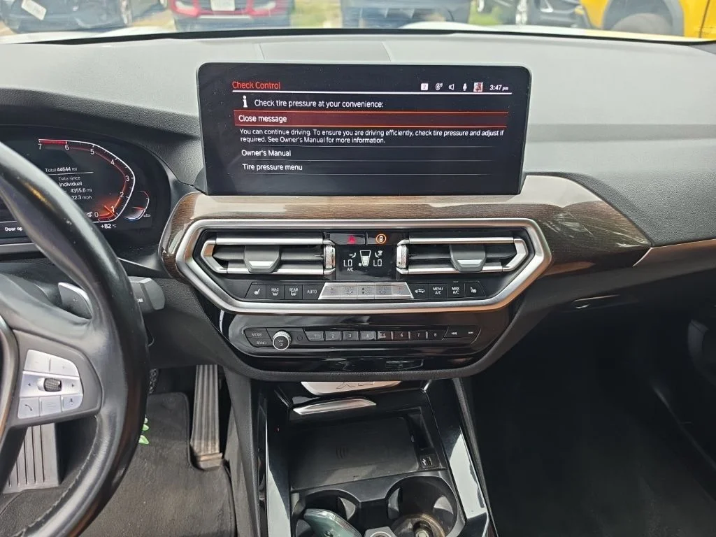 Used 2022 White BMW xDrive30i image 13