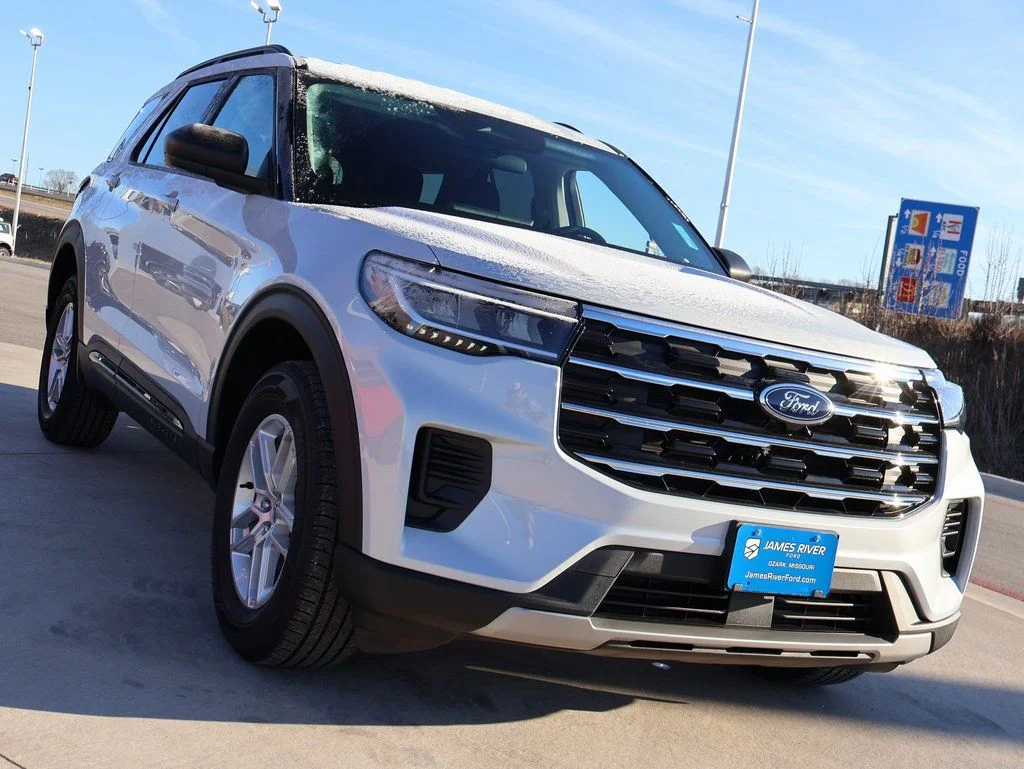 New 2026 Space White Metallic Ford Active image 6